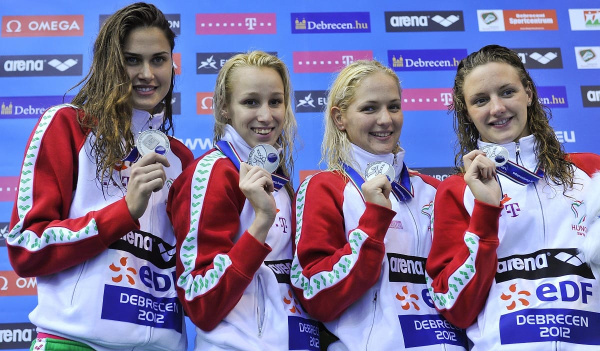 Jakabos 6., Szilágyi 8. 100 m pillangón