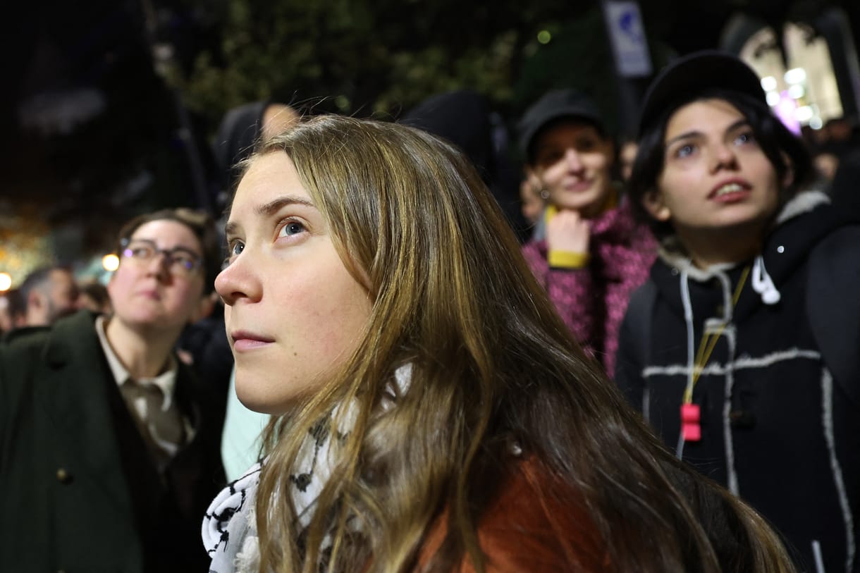Egy Franciaországba tartó repülőjárattal hagyta el Izraelt Greta Thunberg