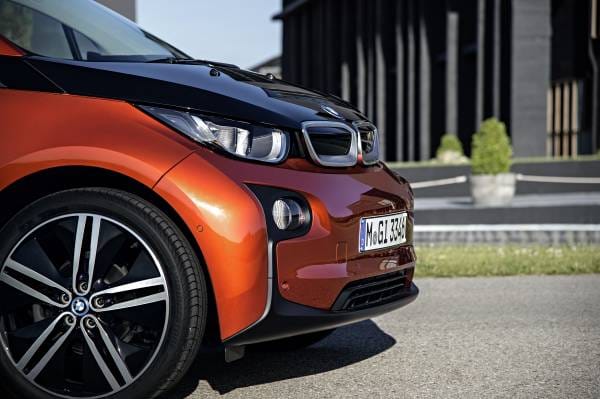 Hozzánk is megjöttek a BMW villanyautói – i3 teszt