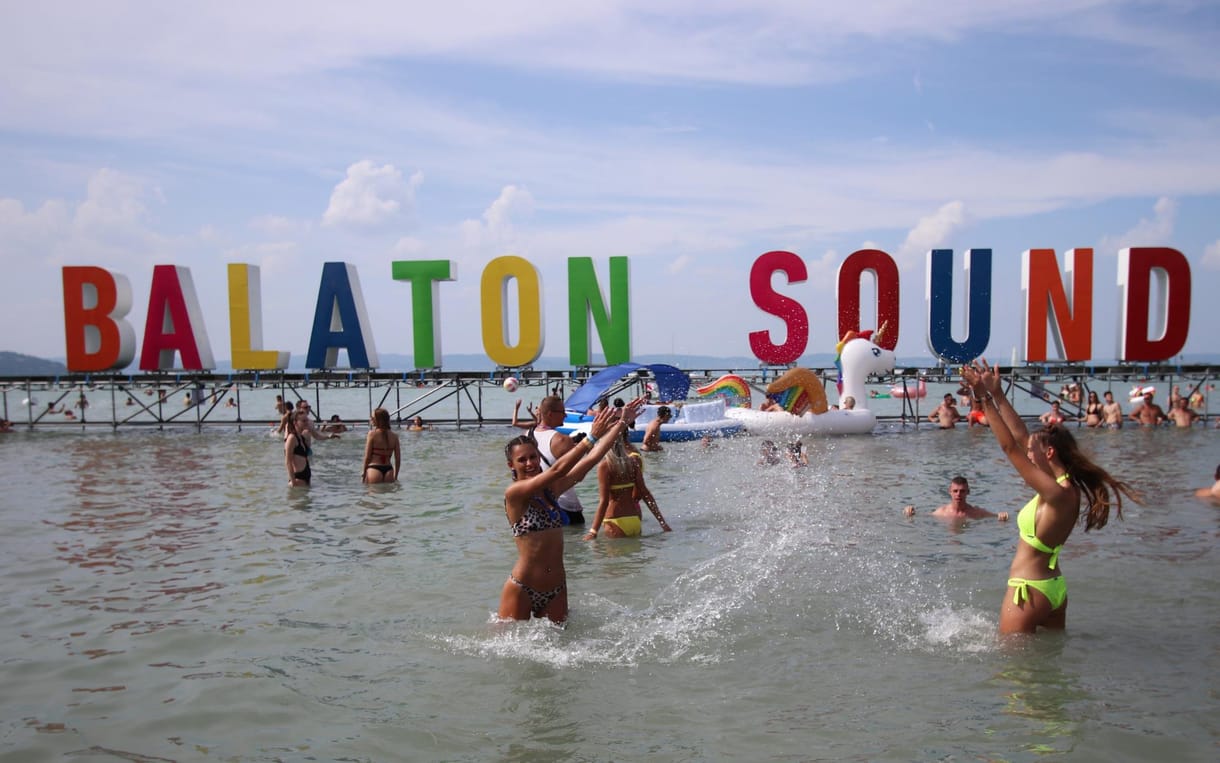 Kiutasították az országból a férfit, aki a Balaton Soundon megvert egy ápolőnőt