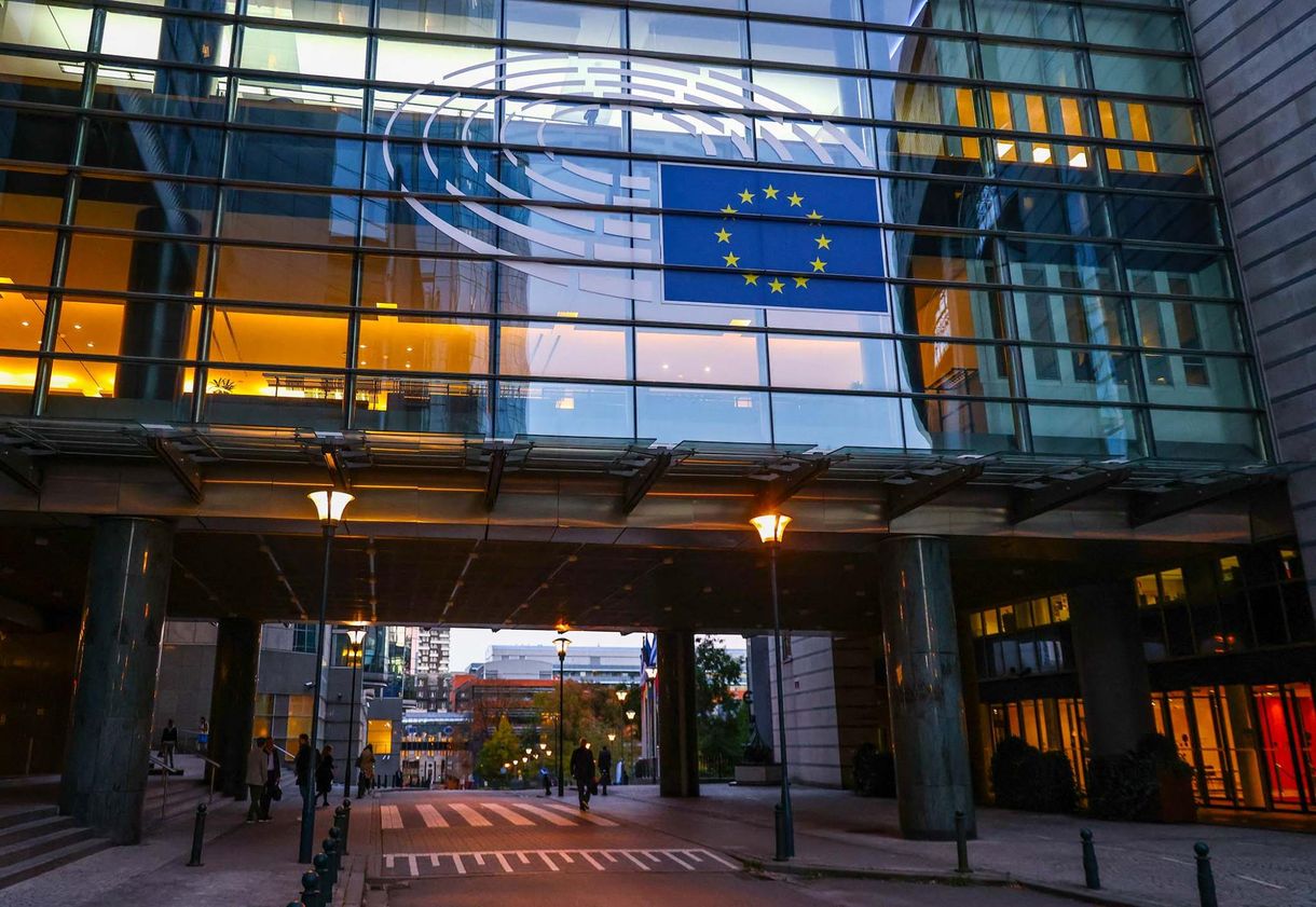 A magyarok 47 százaléka szerint romlott az életszínvonala, 64 százalék pedig nem elégedett a kormány intézkedéseivel