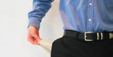A bizalmatlanság kihúzza a profitot a magyar cégek zsebéből
