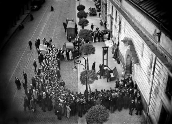 Fotó az utolsó nyilvános guillotine-os kivégzésről
