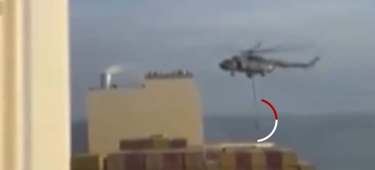 Irán az Izrael elleni támadás előtt elfoglalt egy kereskedelmi hajót, amely „kapcsolatban állt” a zsidó állammal – videó