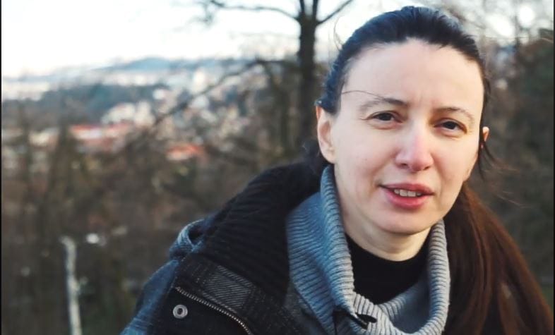 Videóban üzen a Tusnádfürdőn megrángatott nő, a Fidesz elleni szavazásra buzdít