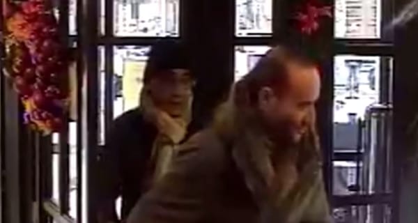 Videó: Így zsebelhetik ki pillanatok alatt egy Andrássy úti kávézóban – keresik az elkövetőket