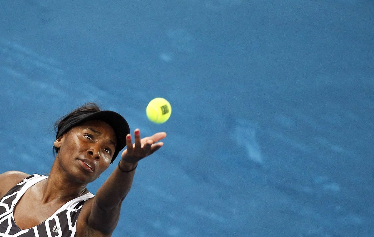 Venus Williams elhibázott szerváját a labdaszedő bánta