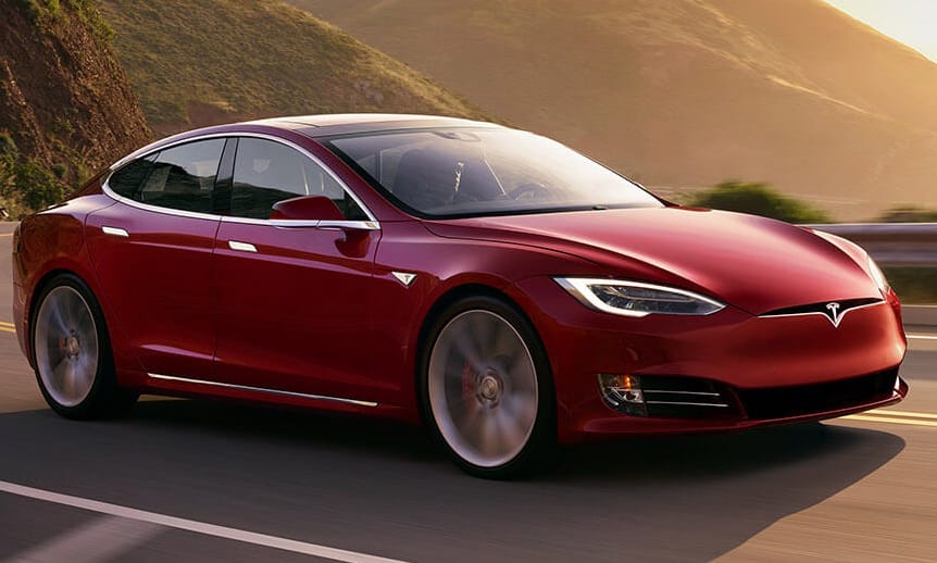 Bekövetkezett: a Tesla Európában adott egy gyomrost a BMW-nek és a Mercinek