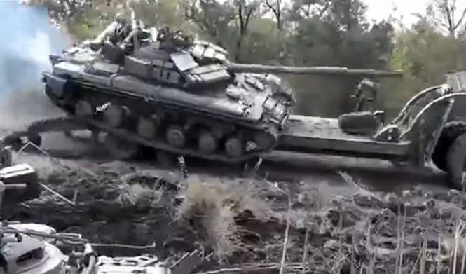 Ezt a két kiskatonát nagyon nem fogják megdicsérni a bénázásukért - videó