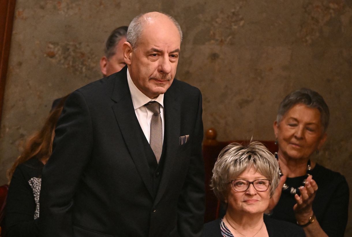 Hiába kerestük, Sulyok Tamás nem szólal meg az édesapja múltjáról, amiről valótlanságokat állított
