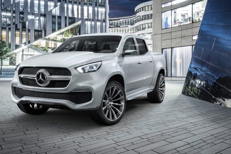 A reklámja is hollywoodi a Mercedes új luxus pick-up-jának