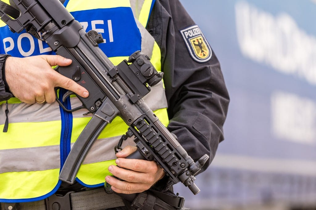 Nyakon és hason szúrta diáktársait egy lengyel középiskolás