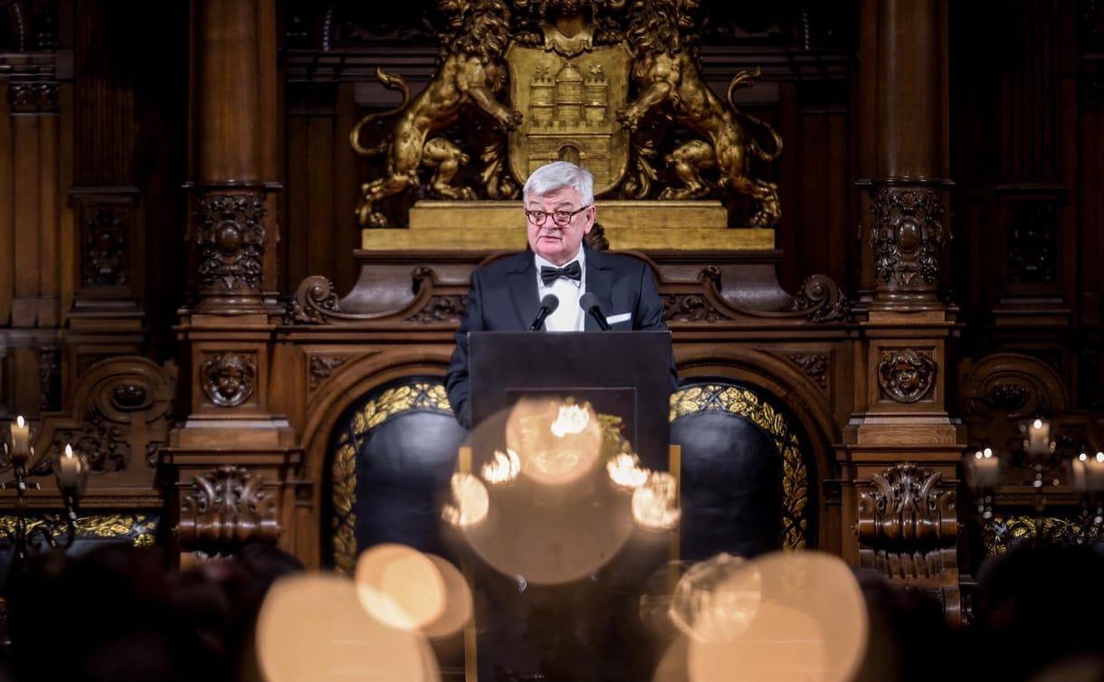 Joschka Fischer: A németek nem forradalmárok, de már nem kérnek a helybenjárásból