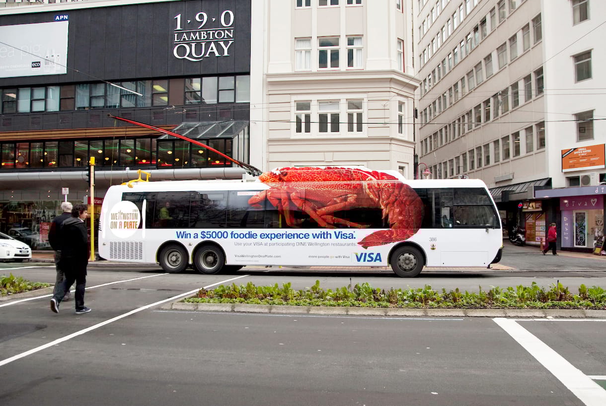 Gigászi homár busz