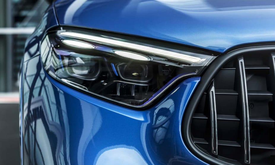 Lehet 2 hengerrel kevesebb? 421 lóerővel támad a gyengébbik új Mercedes-AMG GLC