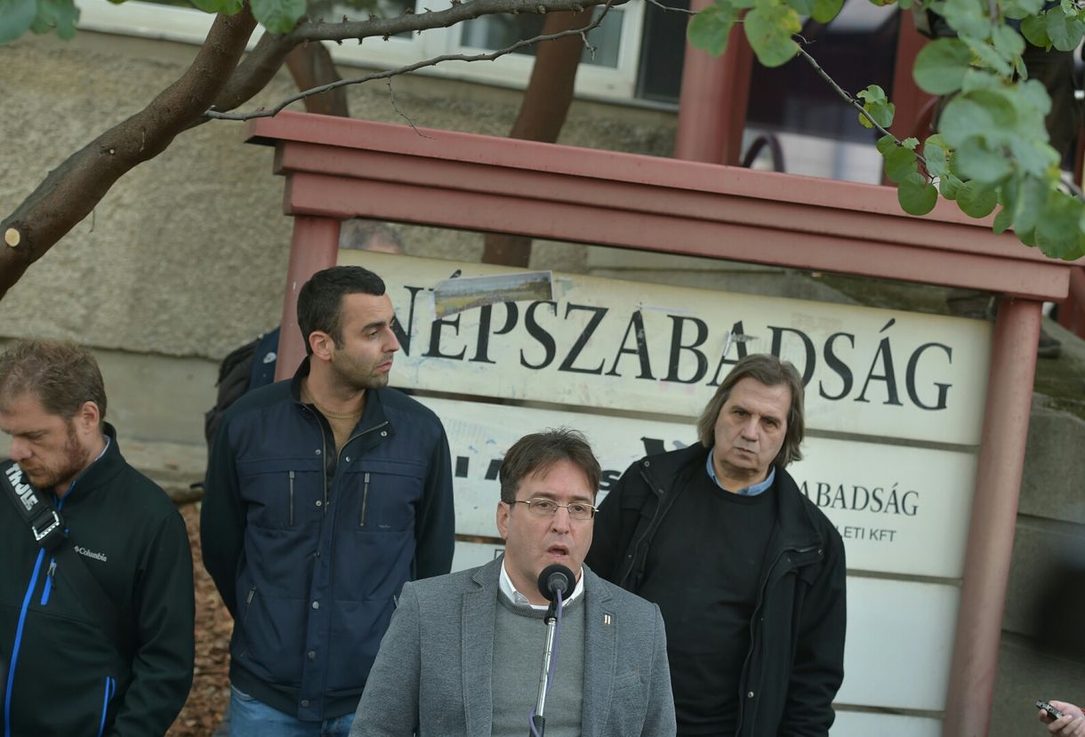 Jelzálog van a Népszabadság védjegyein, az MKB is beleszólhat az eladásba