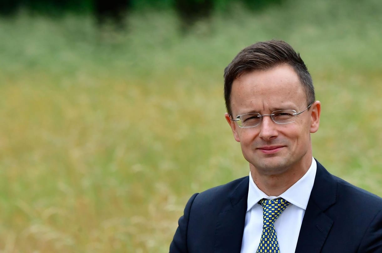Vendégmunkásokkal pörgetné fel a magyar gazdaságot Szijjártó