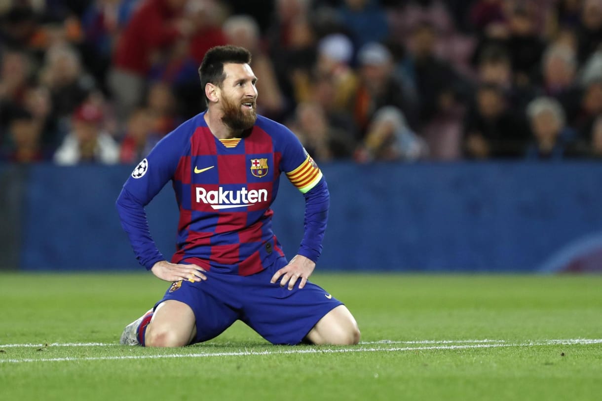 Messi először kapott pirosat a Barcelona nagycsapatában, akár 12 meccsre is eltilthatják