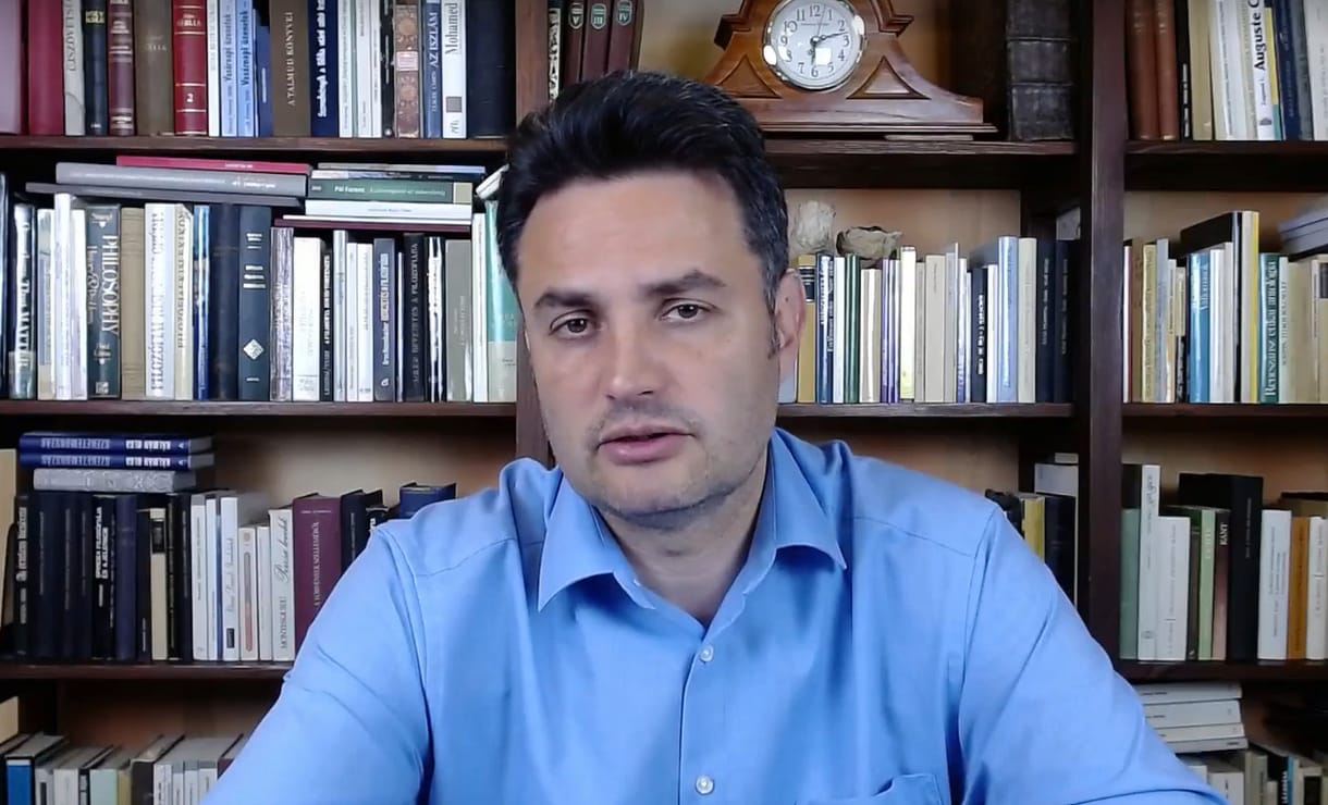 Márki-Zay elismerte, hogy a stábja beszélgetést szervezett Zelenszkij ukrán elnökkel