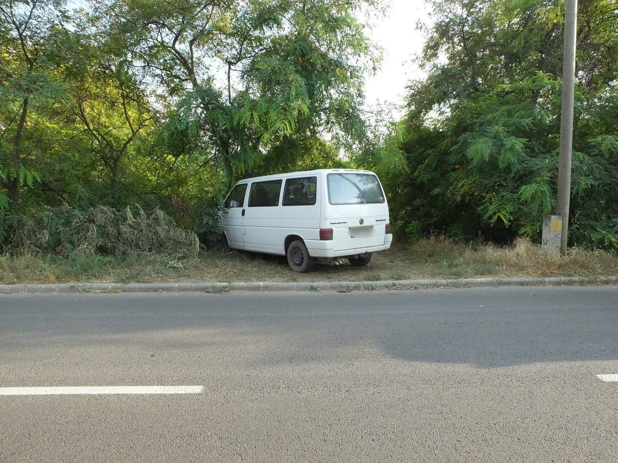 Nem volt jogsija, ivott is, úgy vitt el egy kisbuszt