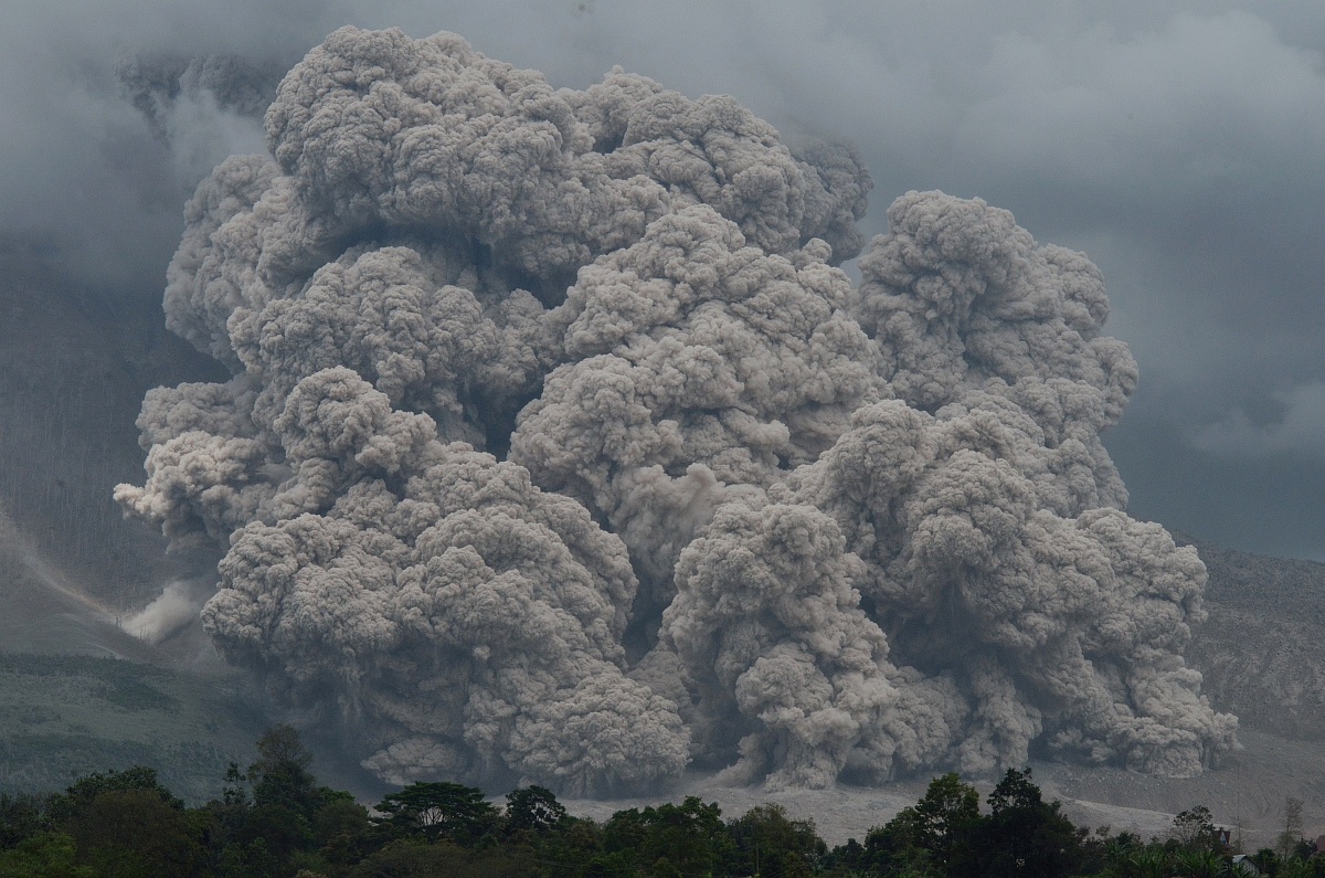 Fizetős körgyűrű és a füstölgő Sinabung - a hét képei - Nagyítás-fotógaléria 