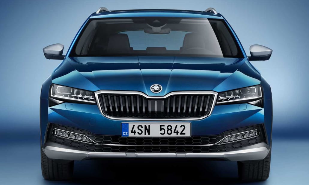 Magyarországon a 280 lóerős új Skoda Superb Scout