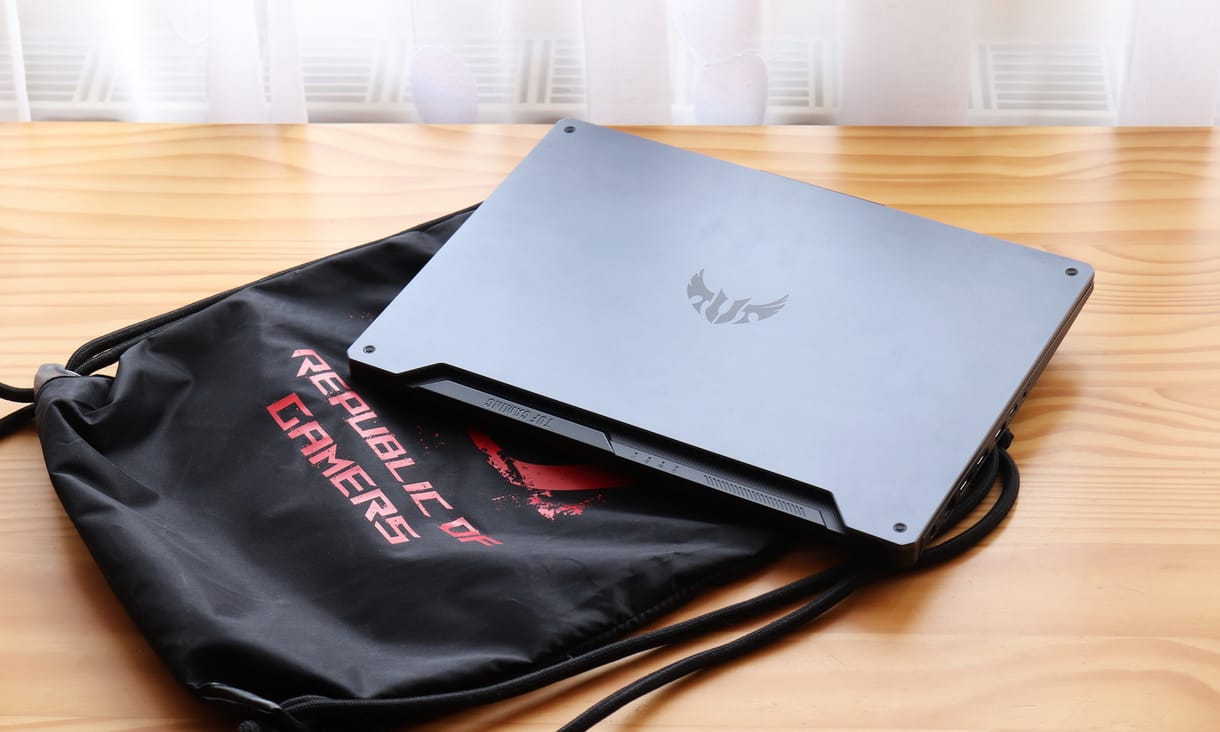Elérhetőbb árú izomgép: teszten az Asus új notebookja