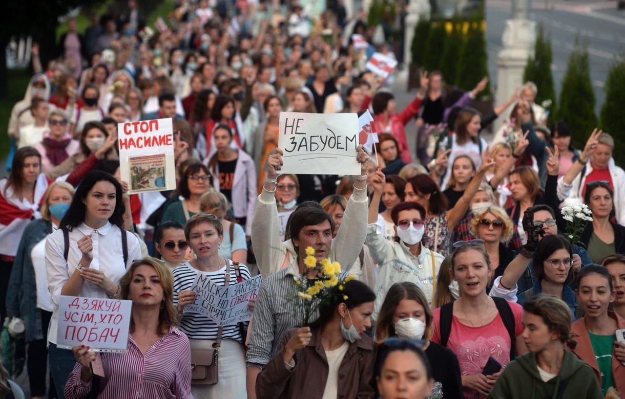 Újabb 32 ellenzéki tüntetőt vettek őrizetbe Fehéroroszországban