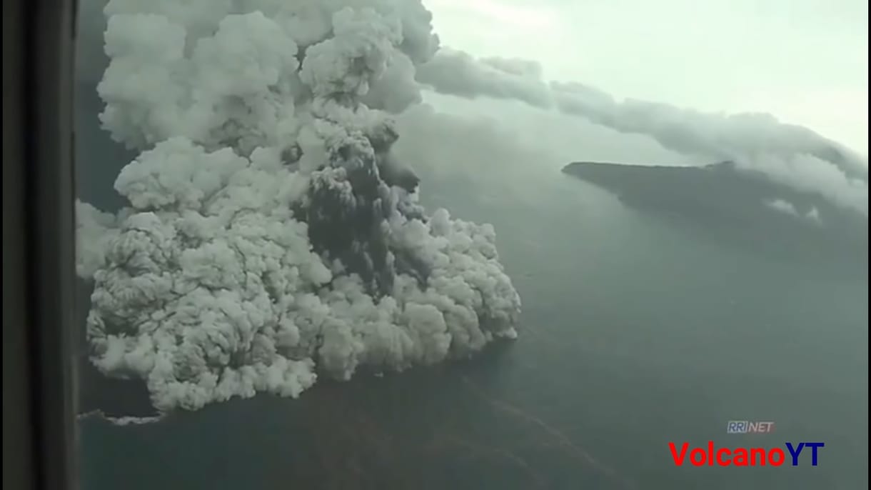 Átirányítja az Anak Krakatau felett átrepülő járatokat Indonézia
