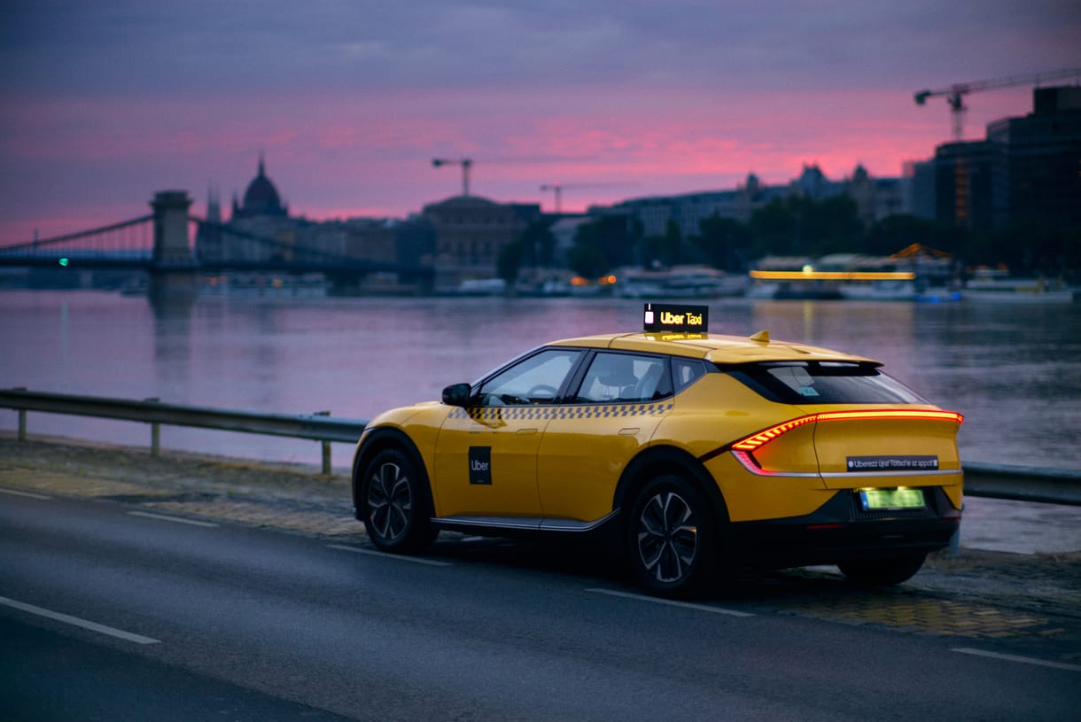 Az Uber jól kitalálta, hogyan kell megtrükközni a magyar taxis piacot, hogy olcsóbban tudjanak szállítani
