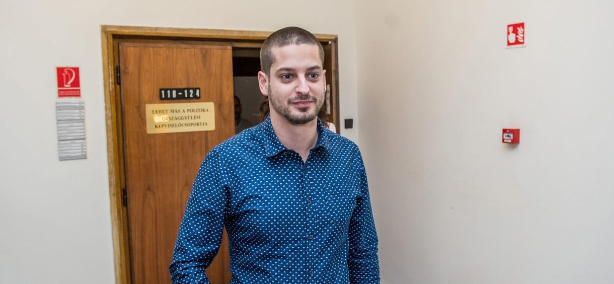 Azonnali Média: Ungár Péter nemzeteseket szerződtet