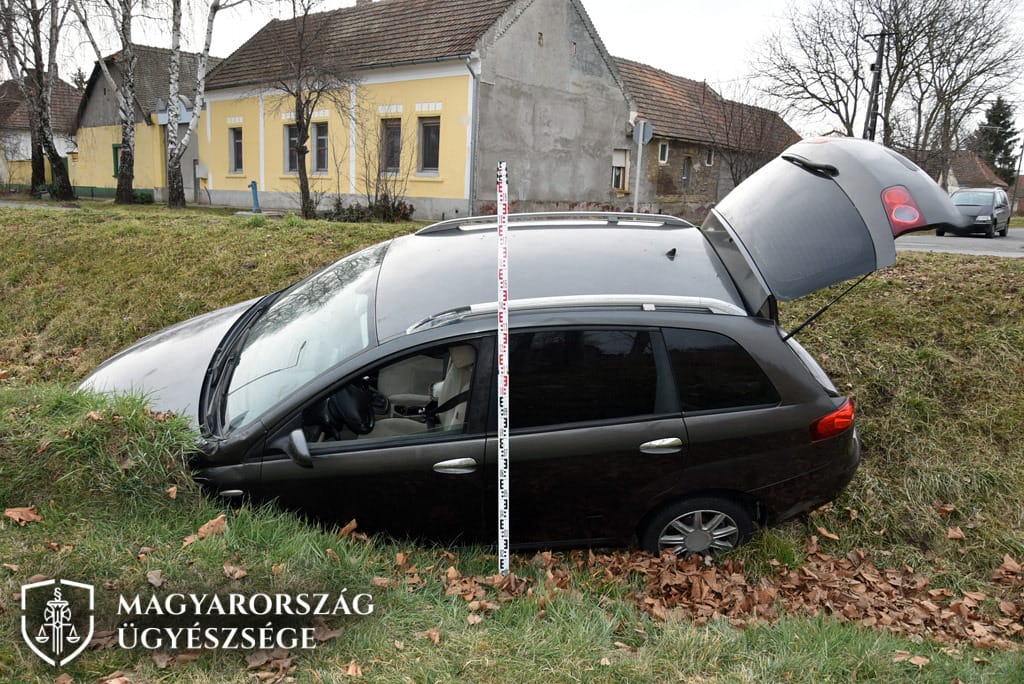 Fiatalkorú embercsempész balesetezett, segítségnyújtás nélkül menekült el