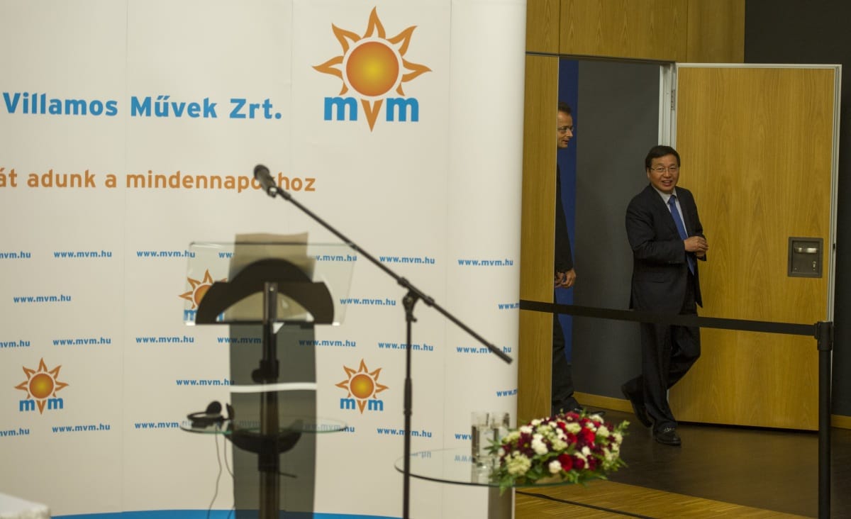 Maszatol a kormány, amikor az MVM-botrányról kérdezik