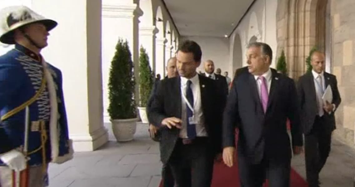 Orbán sajtósa elégedett volt a hvg.hu tálalásával, Juncker megint viccelődött