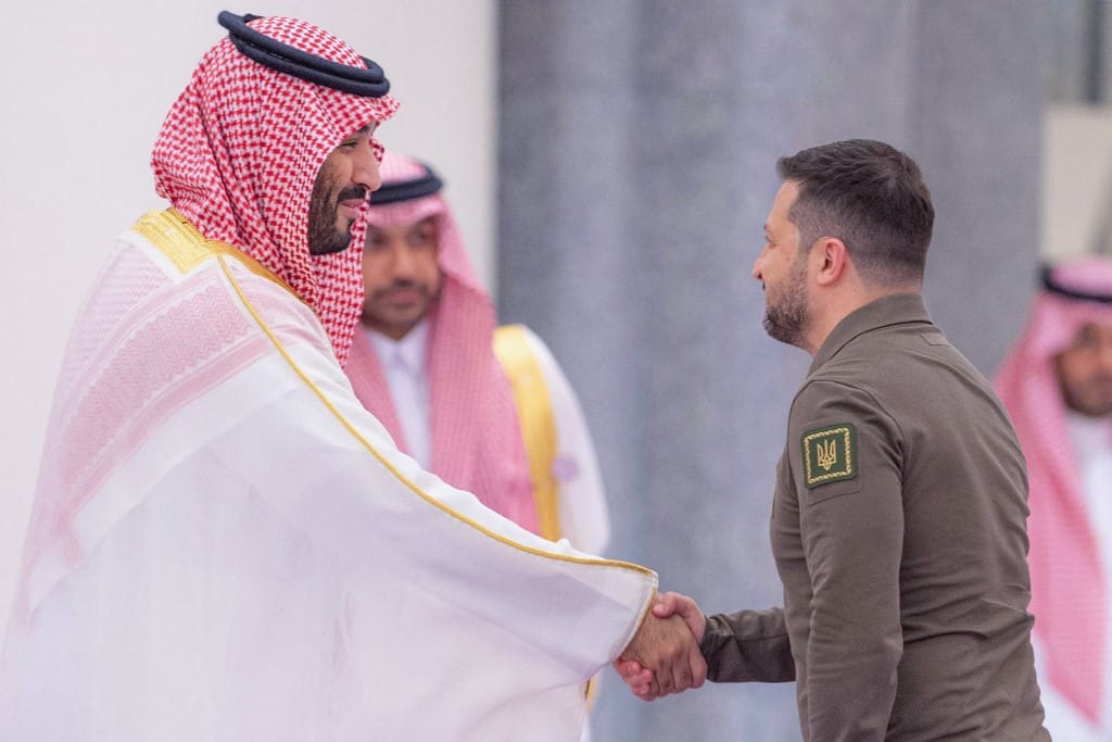 Zelenszkij a G7-csúcs előtt azzal vádolta egyes arab államok vezetőit, hogy 