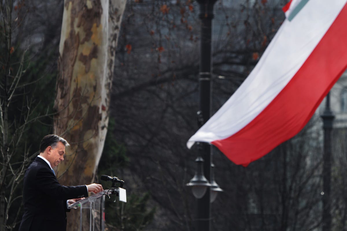 Biodíszlet az ünnepségen: 307 iskolából 263 nemet mondott a kormánynak