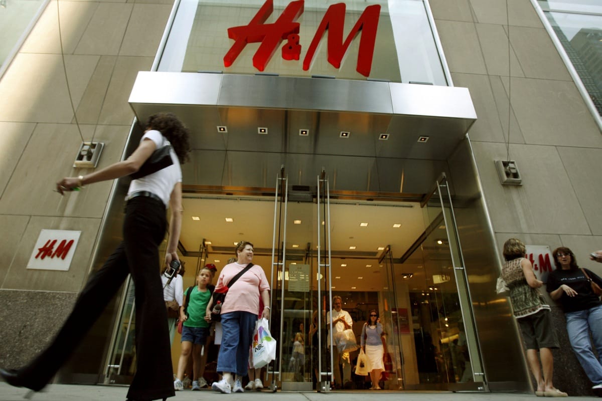 Újfajta üzletekkel próbál kimászni a gödörből a H&M