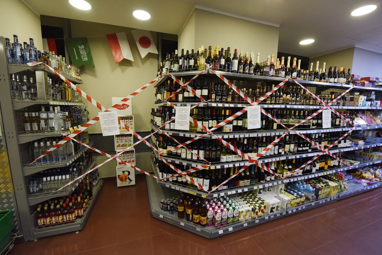 Drasztikusan korlátozzák az alkohol árusítását Oroszország egy részén