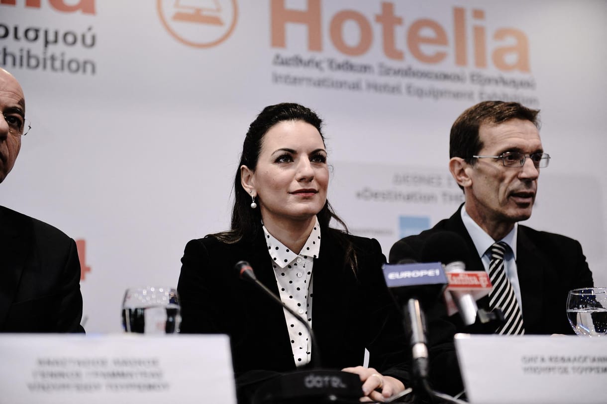 A görög miniszter szerint nem akkora a baj, nyugodtan repülhetünk Rodoszra és Korfura