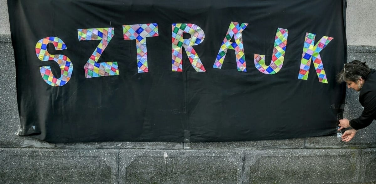 PDSZ: Jogtalanul vonnák le a sztrájkoló tanárok pénzét Pécsett