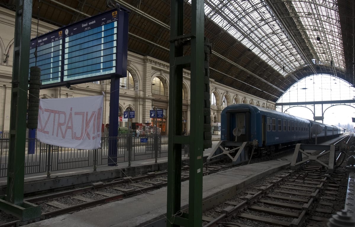 A MÁV veszteségének okairól vitáztak a Parlamentben