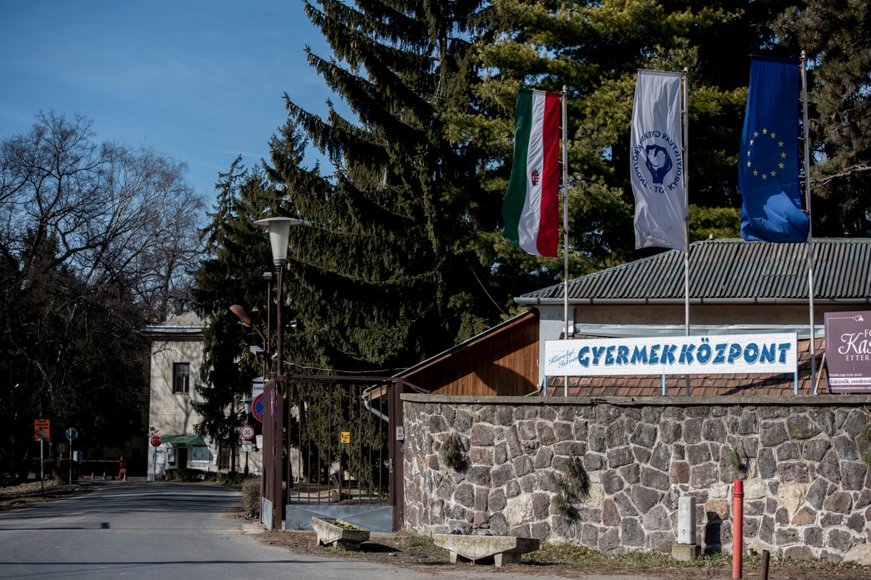 Nem akadálymentesített otthonba vinnék Fótról a kerekesszékes gyerekeket