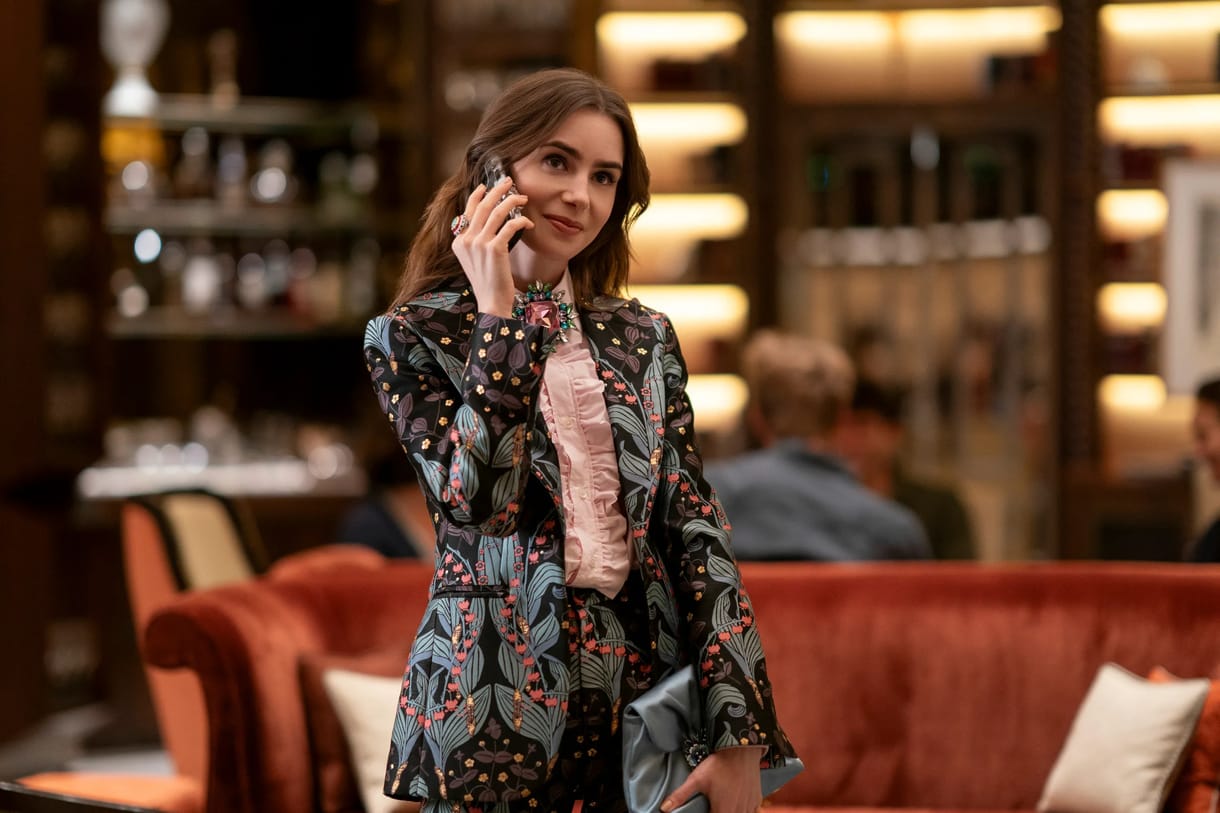 Forgatás közben halt meg az Emily Párizsban rendezőasszisztense