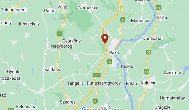 Felborult egy kisbusz az M6-oson, az M0-n négy jármű karambolozott