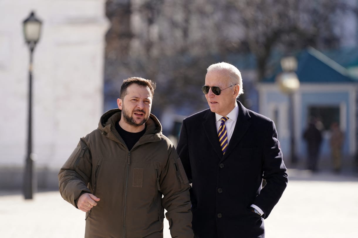 John Bolton: Joe Biden láthatóan fél attól, hogy az ukránok nyerhetnek