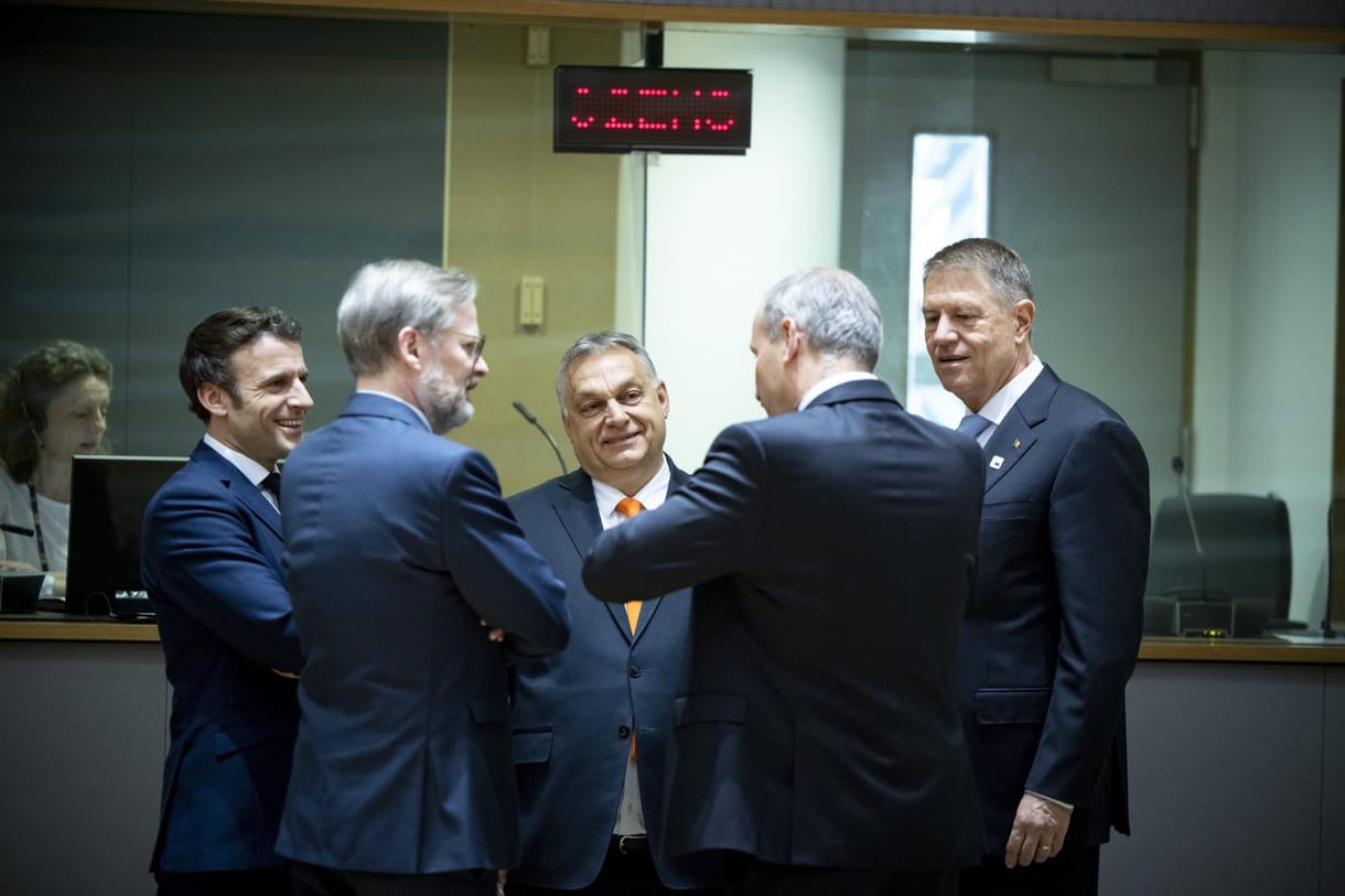 A csütörtökön kezdődő EU-csúcson nem Orbánnak áll majd a zászló