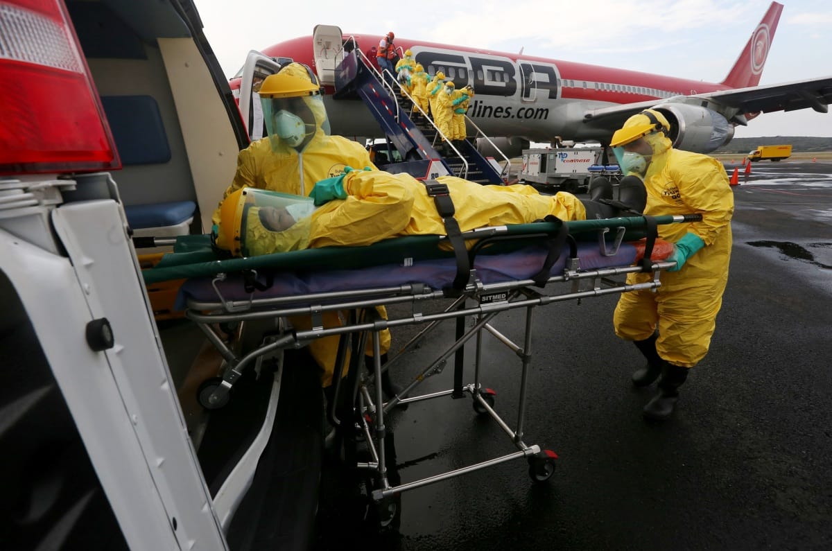 Már zárják az ebola miatt az afrikai határátkelőhelyeket