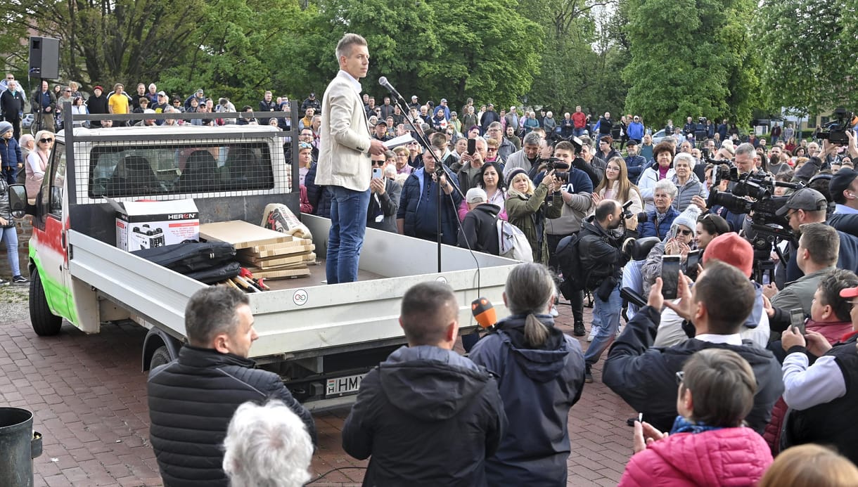 „Végre meg leszünk mentve!” – elindult Magyar Péter országjárása 