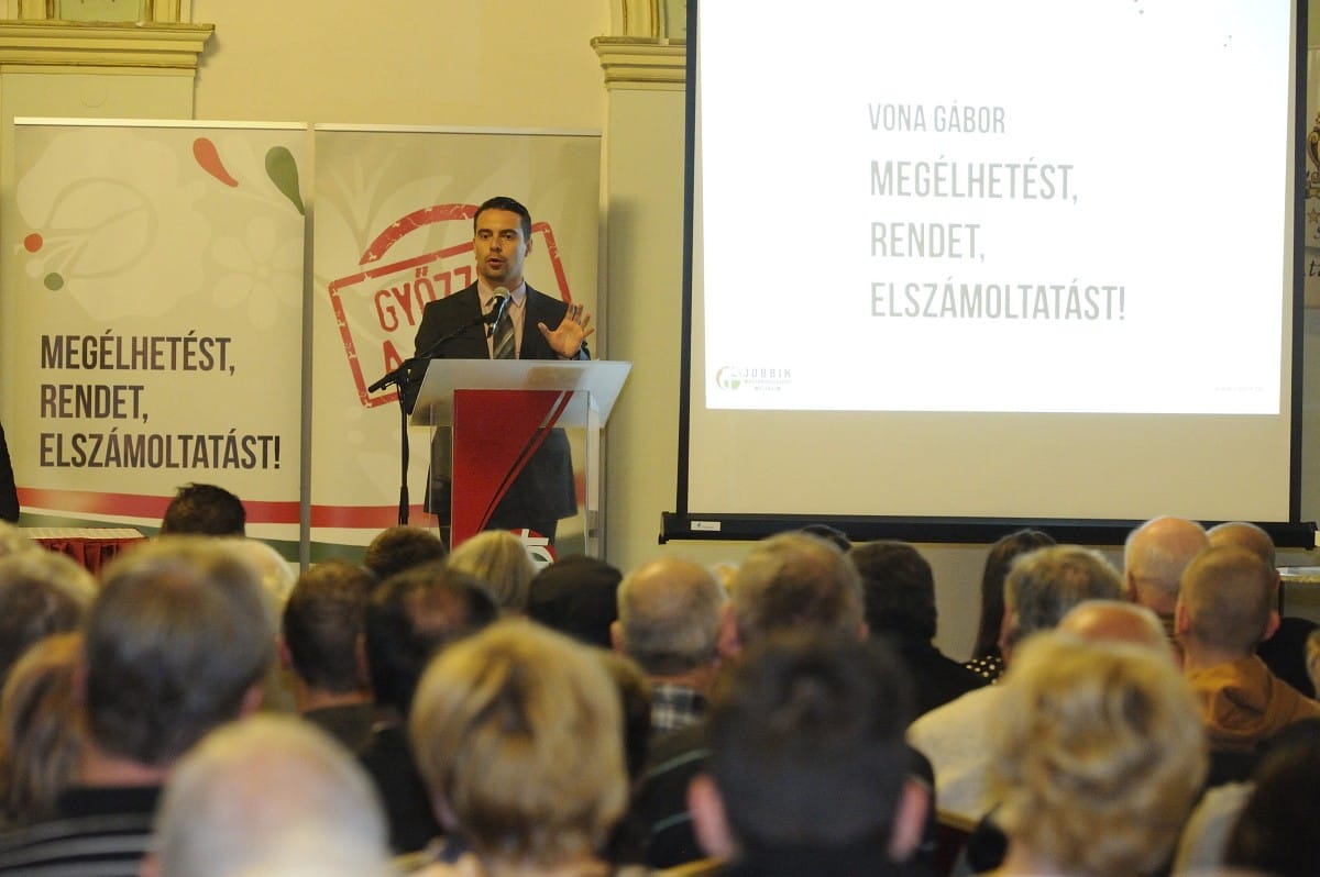Vona: Az MSZP és a Fidesz nagykoalícióra készül