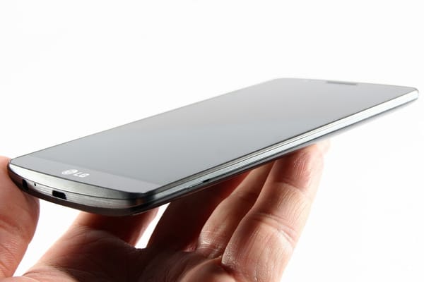 Lézerfény és elképesztő kijelző – teszten az LG G3